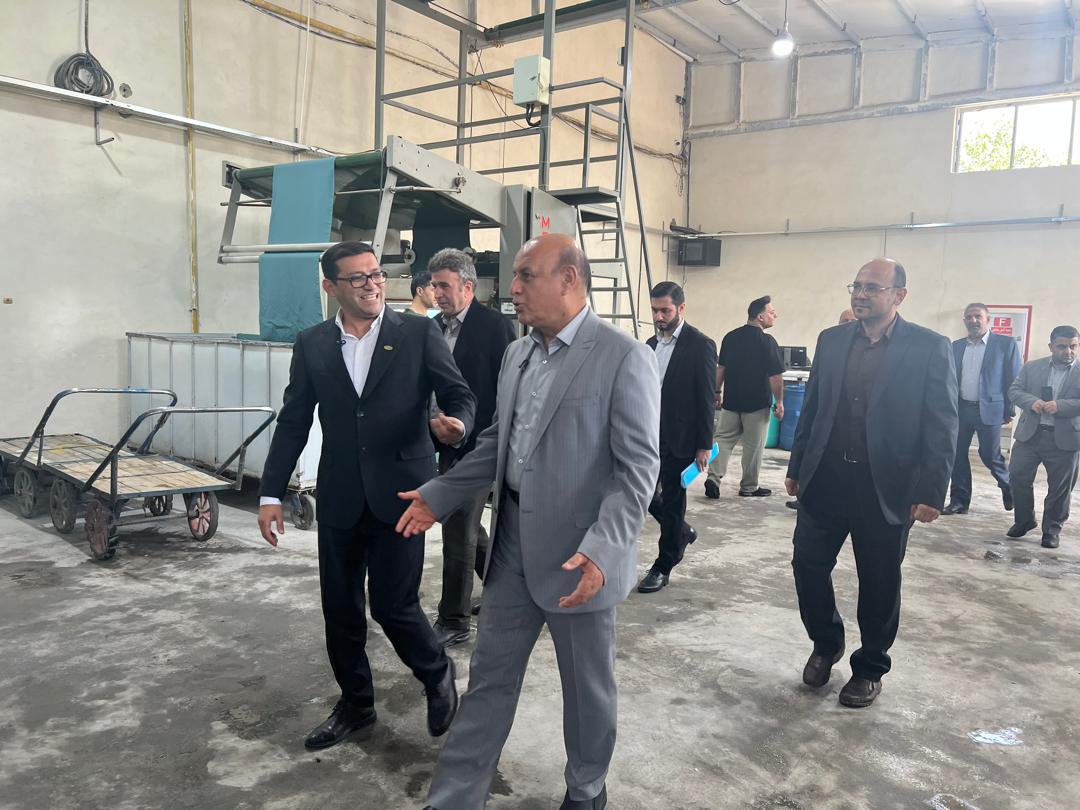 بازدید فرماندار اسلامشهر و اعضای ستاد تسهیل از گروه نساجی نیکا